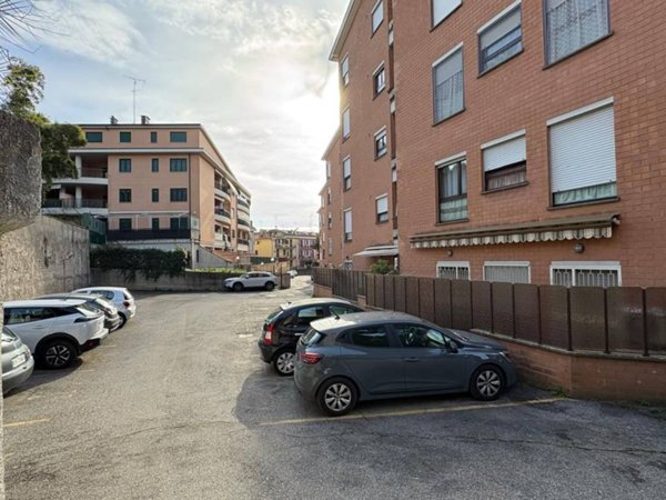 box auto in vendita ad Albano Laziale in zona Pavona