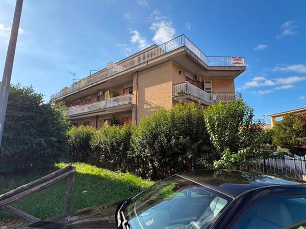 appartamento in vendita ad Albano Laziale in zona Cecchina