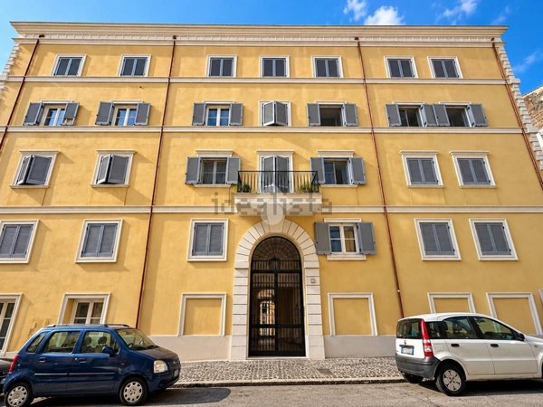 appartamento in vendita ad Albano Laziale in zona Pavona