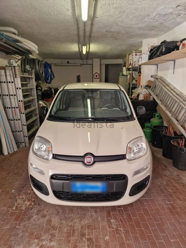 box auto in vendita ad Albano Laziale in zona Cecchina