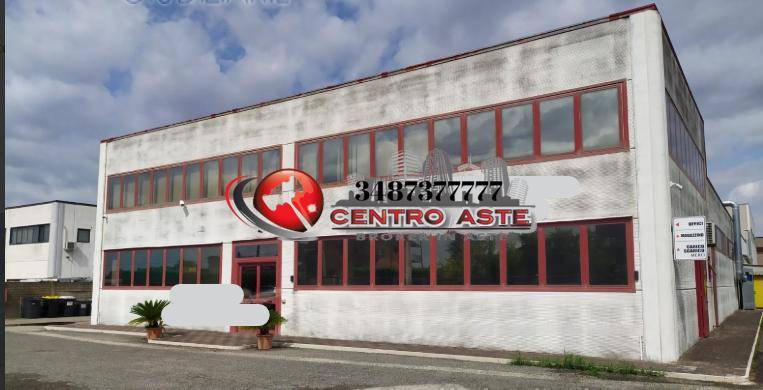 locale commerciale in vendita ad Albano Laziale