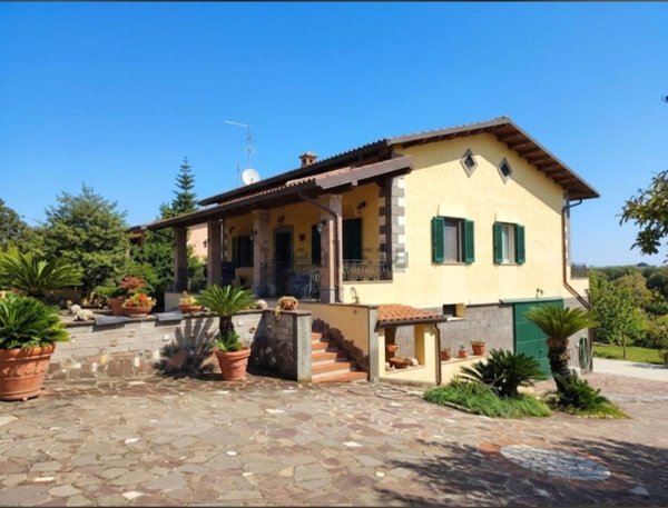 casa indipendente in vendita ad Albano Laziale in zona Cecchina