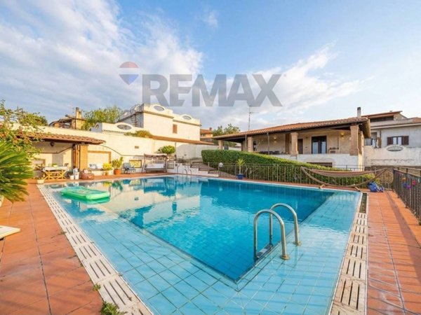 casa indipendente in vendita ad Albano Laziale