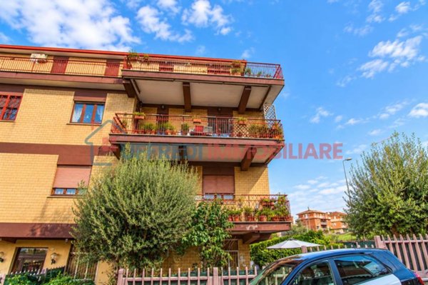 appartamento in vendita ad Albano Laziale in zona Cecchina
