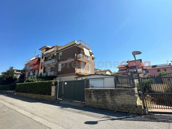 appartamento in vendita ad Albano Laziale in zona Marfoli