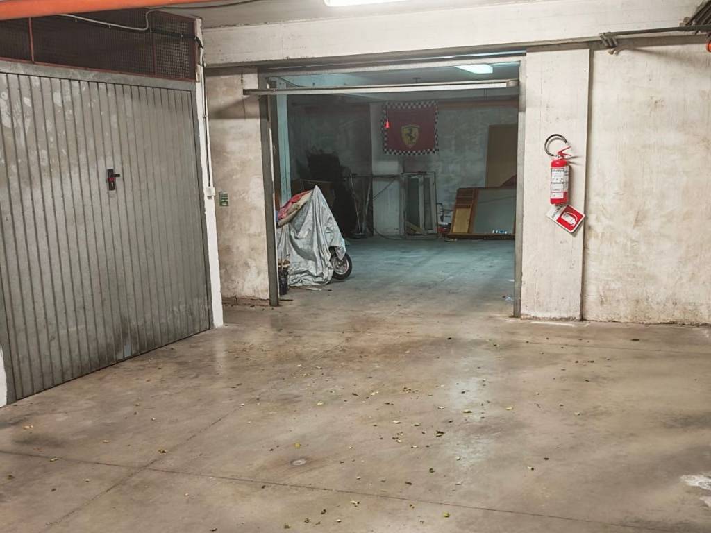 box auto in vendita ad Albano Laziale in zona Pavona