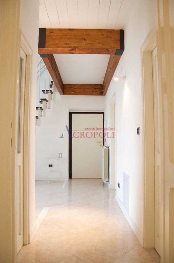 casa indipendente in vendita ad Albano Laziale in zona Pavona