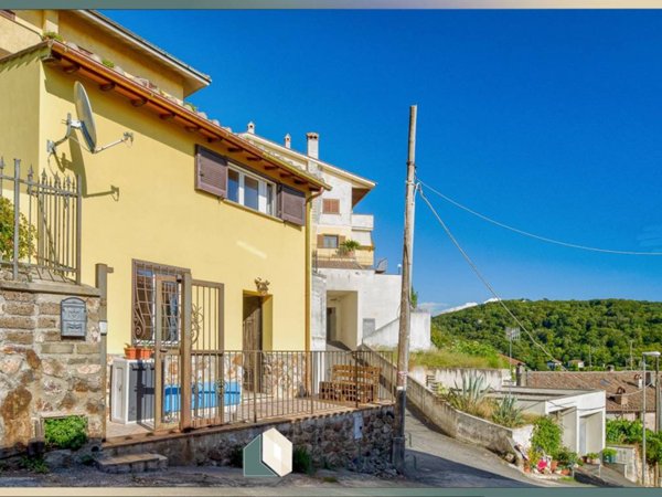 casa indipendente in vendita ad Allumiere