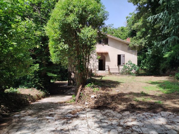 casa indipendente in vendita ad Allumiere