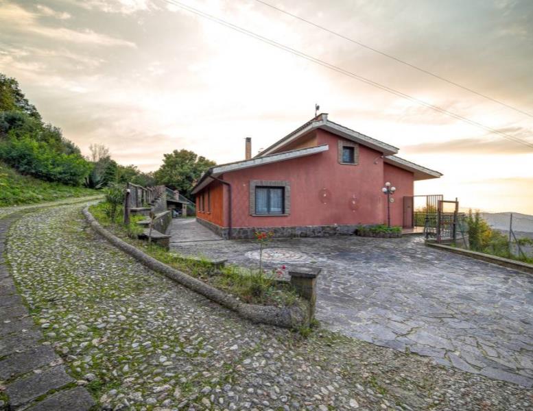 casa indipendente in vendita ad Allumiere