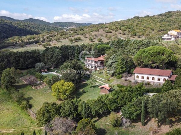 casa indipendente in vendita ad Allumiere