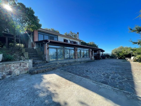 casa indipendente in vendita ad Allumiere