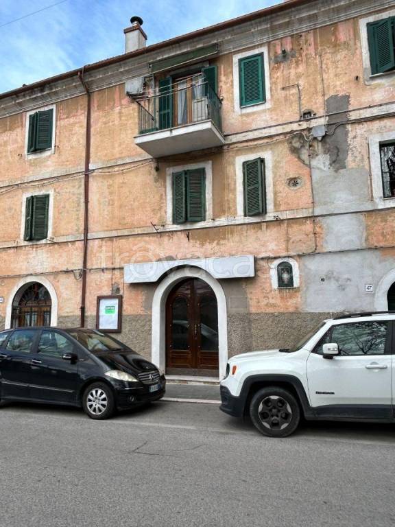 negozio in vendita ad Allumiere in zona Sant'Antonio