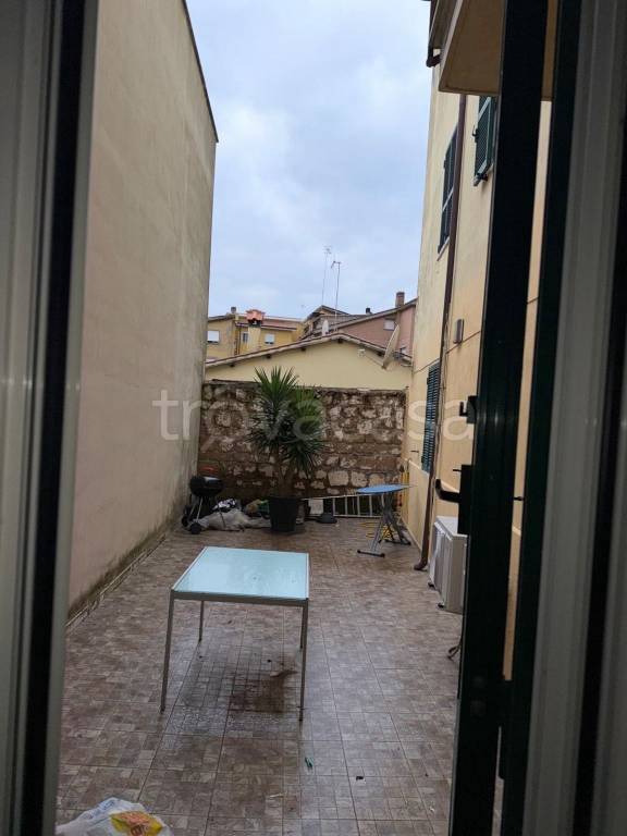 appartamento in vendita ad Allumiere in zona Sant'Antonio