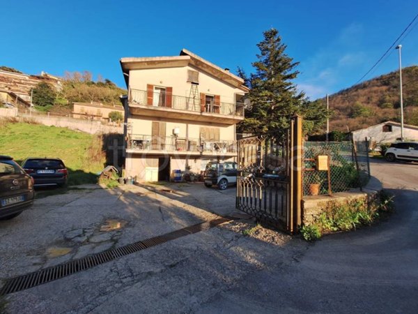 appartamento in vendita ad Allumiere in zona Sant'Antonio
