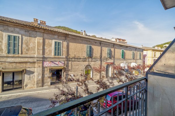 appartamento in vendita ad Allumiere in zona Sant'Antonio