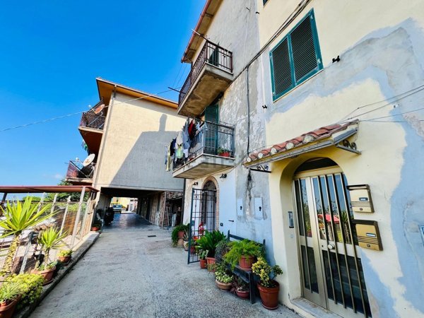 appartamento in vendita ad Allumiere in zona Sant'Antonio