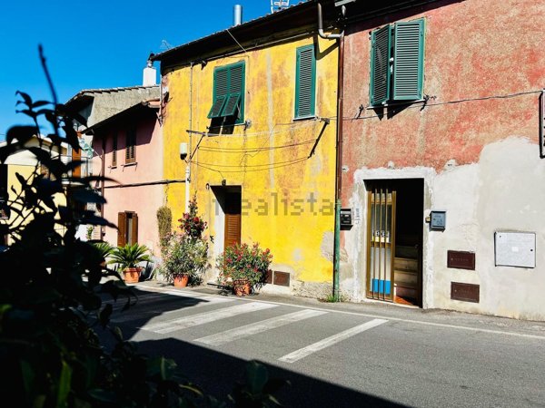 appartamento in vendita ad Allumiere in zona La Bianca