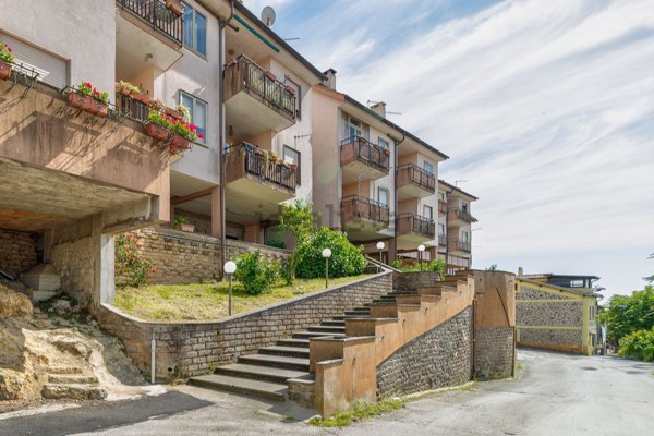 appartamento in vendita ad Allumiere in zona Sant'Antonio