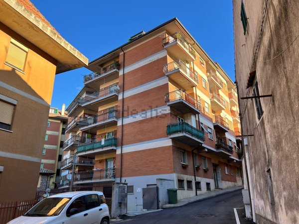 appartamento in vendita ad Allumiere in zona Sant'Antonio