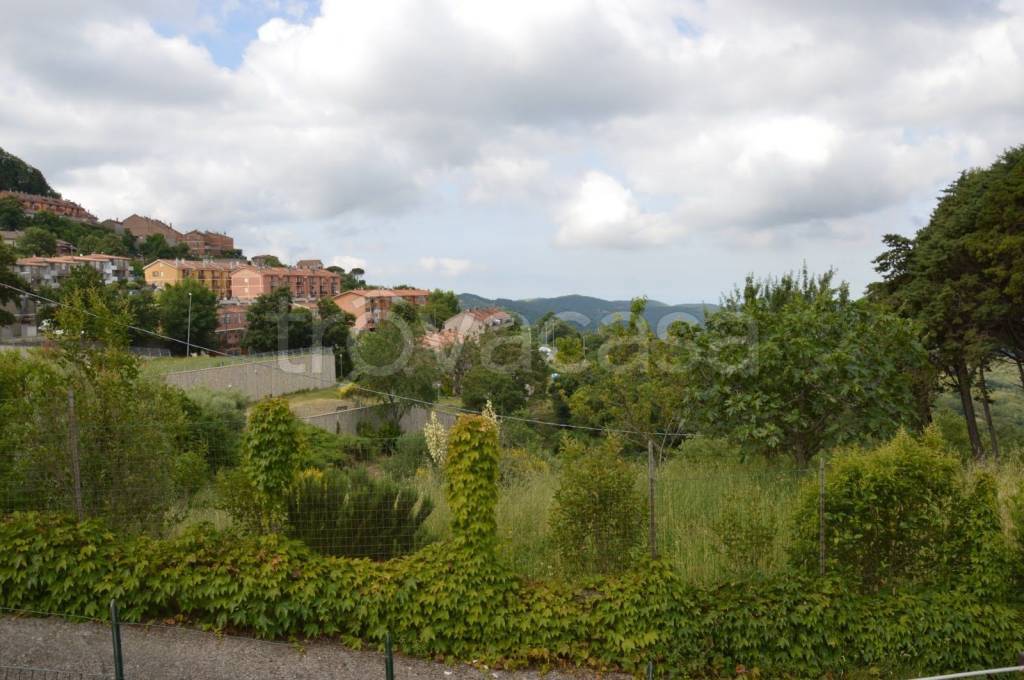 casa indipendente in vendita ad Allumiere in zona Sant'Antonio