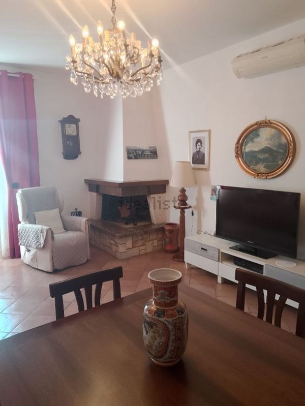 appartamento in vendita ad Allumiere in zona Sant'Antonio