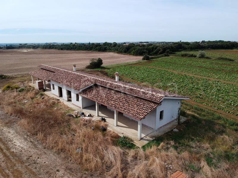 casa indipendente in vendita ad Anguillara Sabazia in zona Ponton dell'Elce