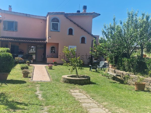 casa indipendente in vendita ad Anguillara Sabazia