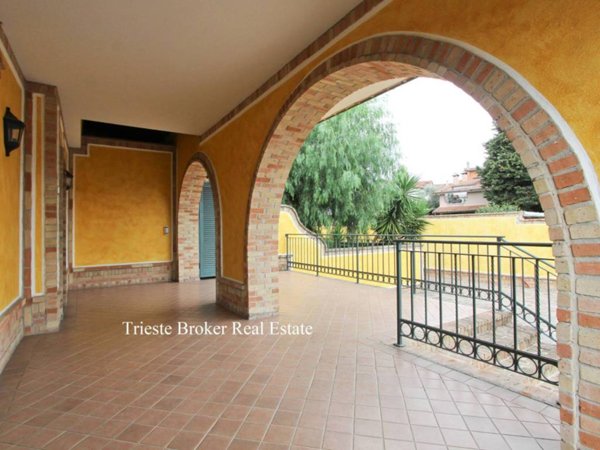 casa indipendente in vendita ad Anguillara Sabazia