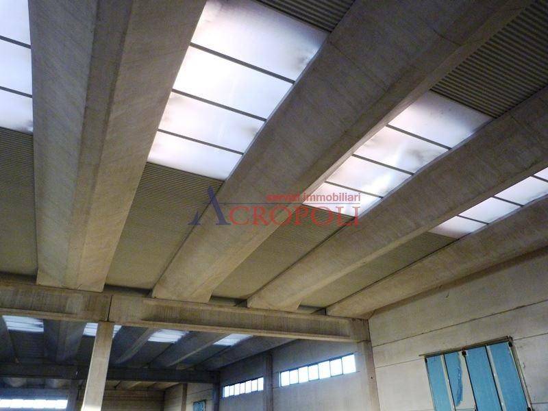 capannone in vendita ad Anguillara Sabazia
