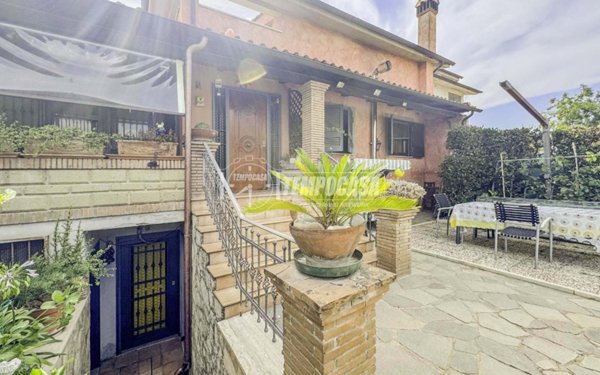 casa indipendente in vendita ad Anguillara Sabazia
