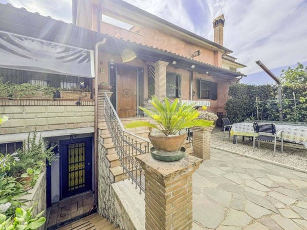 casa indipendente in vendita ad Anguillara Sabazia