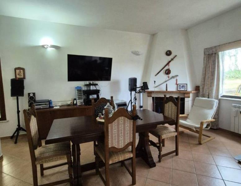 casa indipendente in vendita ad Anguillara Sabazia