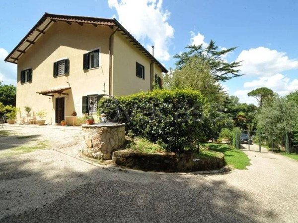 casa indipendente in vendita ad Anguillara Sabazia
