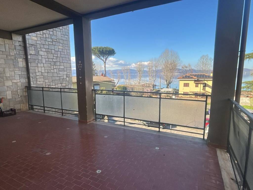 appartamento in vendita ad Anguillara Sabazia