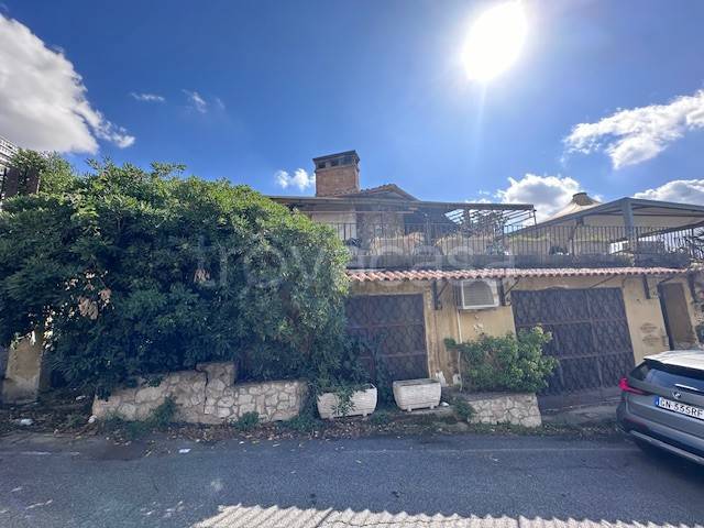 casa indipendente in vendita ad Anguillara Sabazia