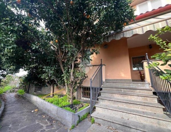 casa indipendente in vendita ad Anguillara Sabazia