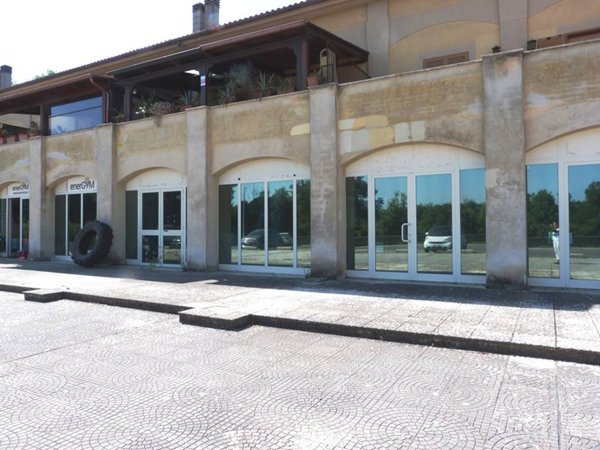 negozio in vendita ad Anguillara Sabazia