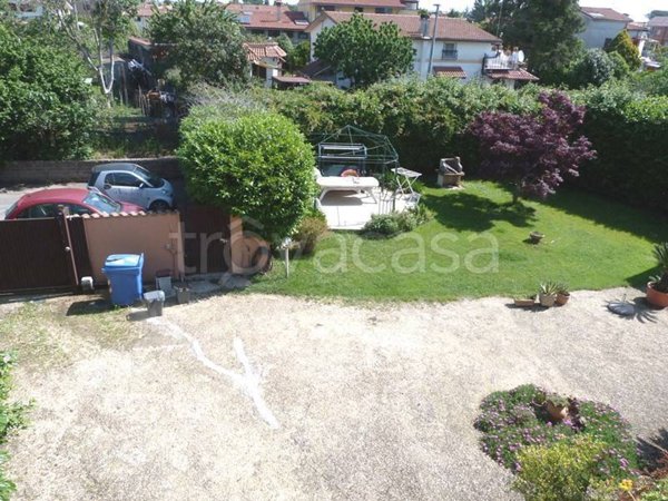 casa indipendente in vendita ad Anguillara Sabazia
