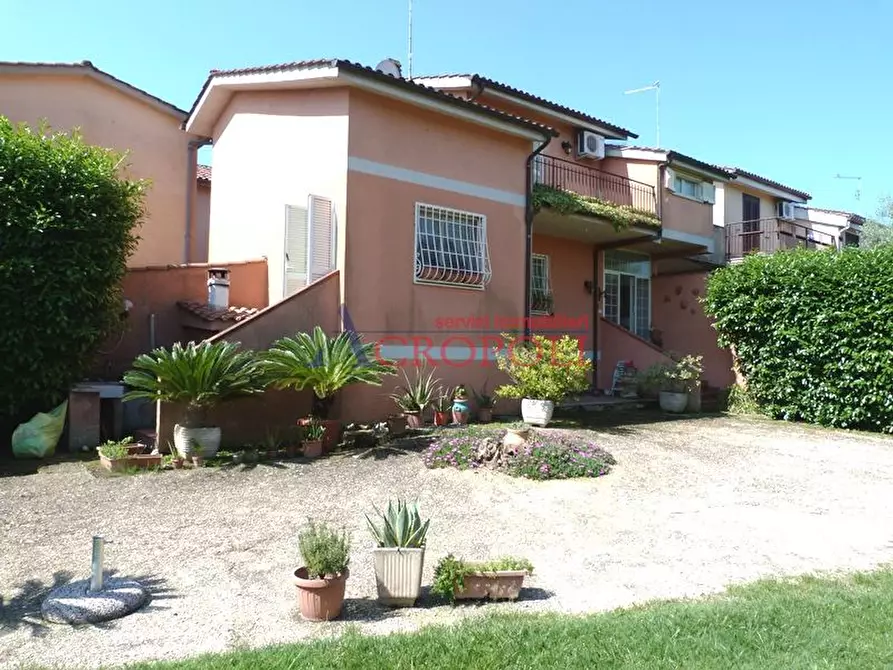 casa indipendente in vendita ad Anguillara Sabazia