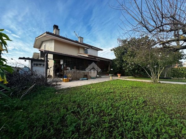 casa indipendente in vendita ad Anguillara Sabazia