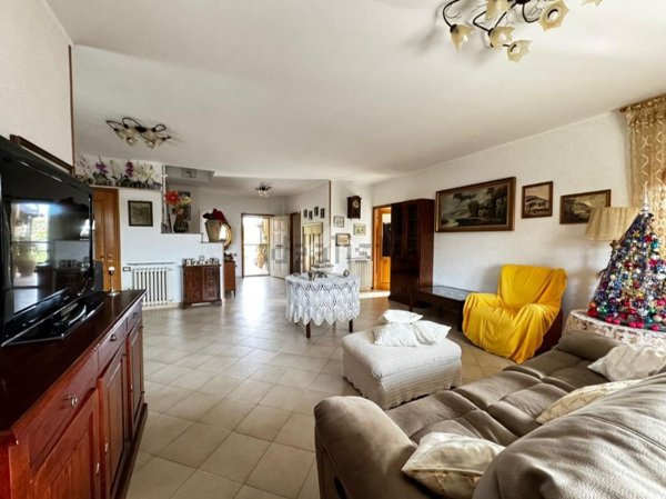 casa indipendente in vendita ad Anguillara Sabazia