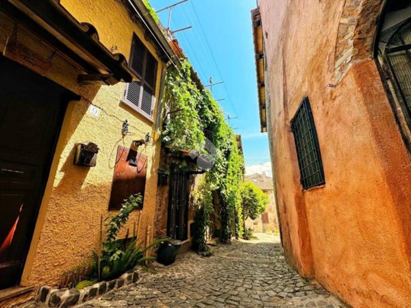 appartamento in vendita ad Anguillara Sabazia
