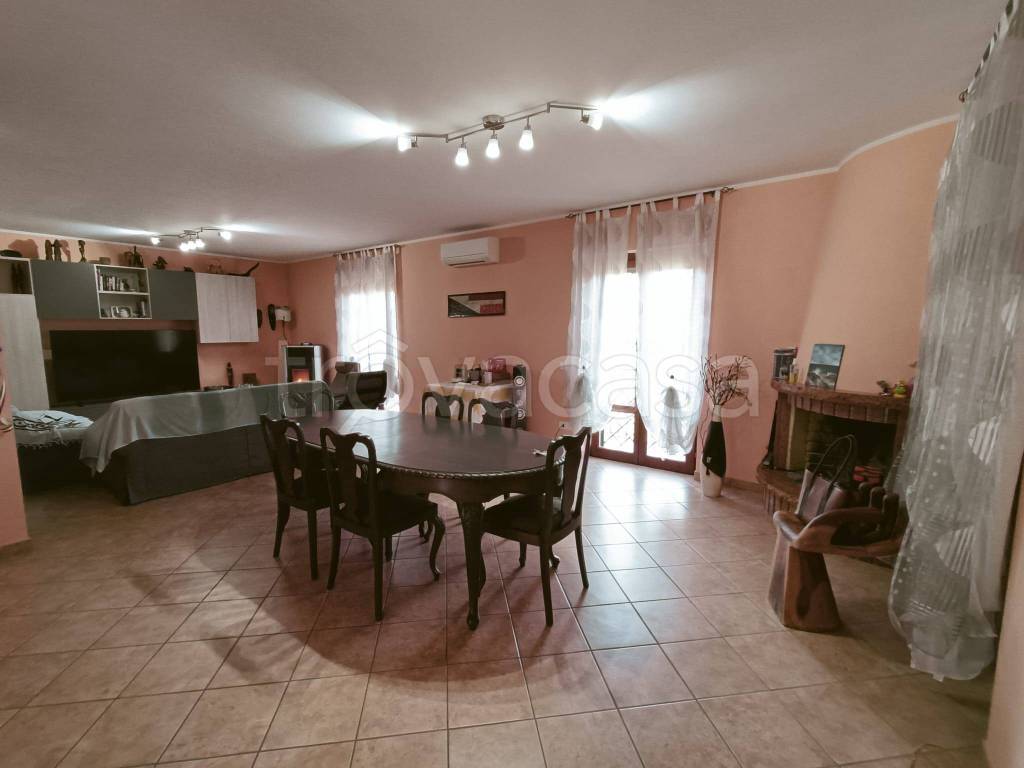 appartamento in vendita ad Anguillara Sabazia