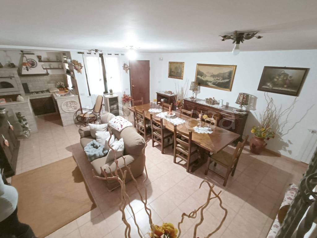 casa indipendente in vendita ad Anguillara Sabazia