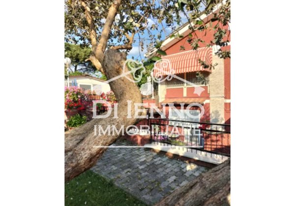 casa indipendente in vendita ad Anguillara Sabazia