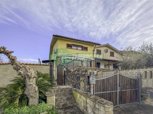 casa indipendente in vendita ad Anguillara Sabazia