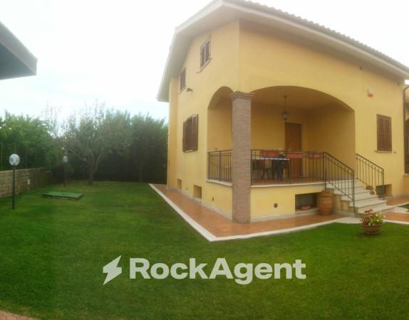 casa indipendente in vendita ad Anguillara Sabazia