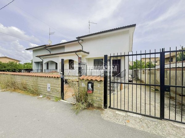 casa indipendente in vendita ad Anguillara Sabazia