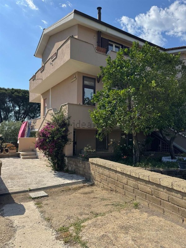 appartamento in vendita ad Anguillara Sabazia